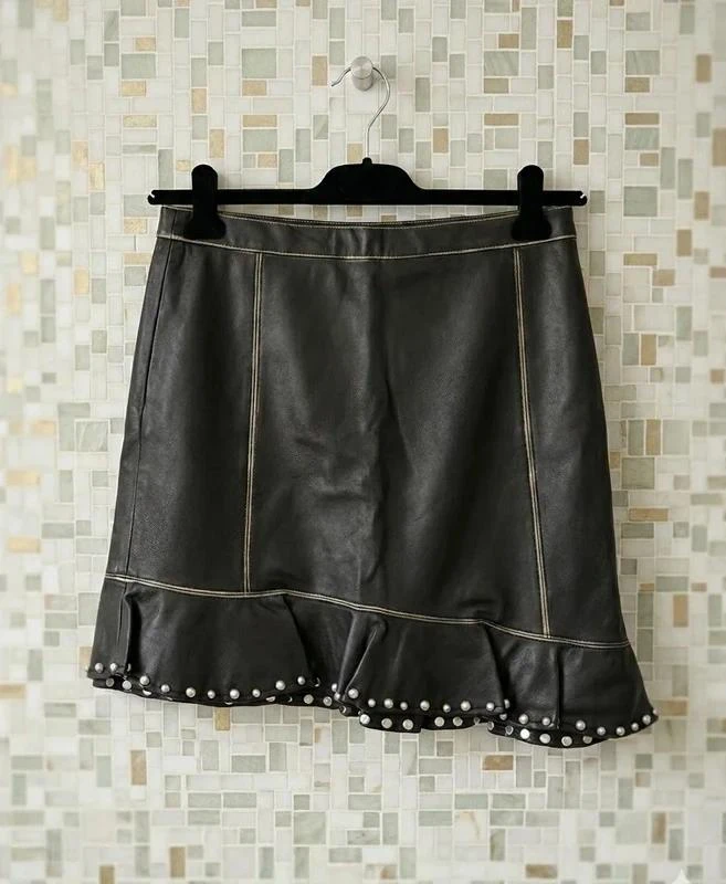 Zara: Falda asimétrica de tachas talla S